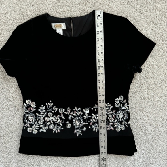 Talbots Short Sleeve Velvet Top Size 4 - Picture 8 of 8